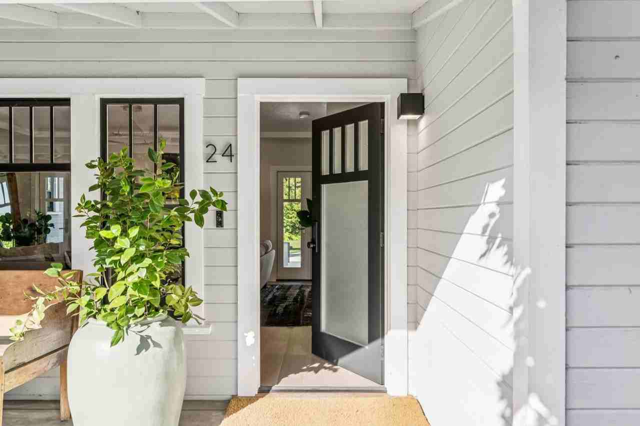 24 Marvin Ave - Photo 5 of 50