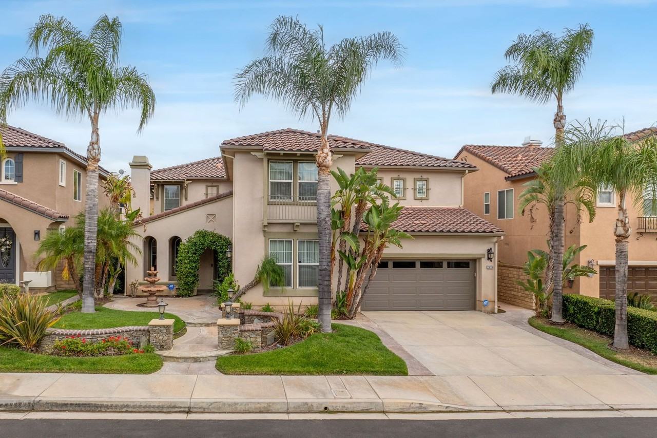 29176 Valley Oak Pl - Photo 2 of 43