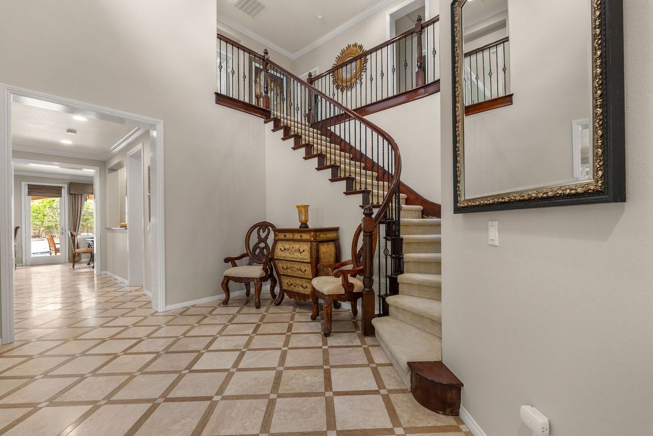29176 Valley Oak Pl - Photo 4 of 43