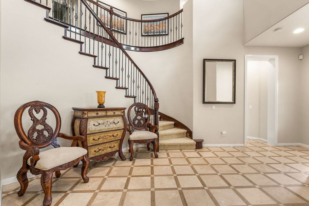 29176 Valley Oak Pl - Photo 5 of 43