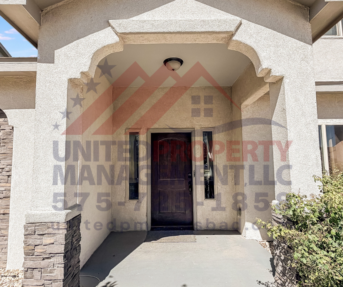 1024 Malibu Way - Photo 2 of 19
