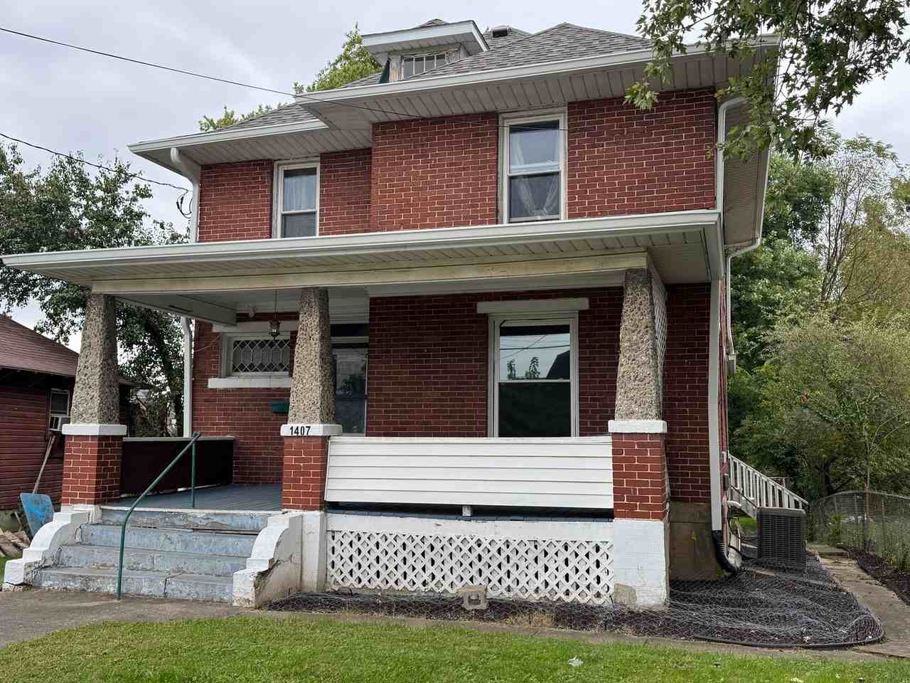 1407 Andrew St - Photo 2 of 22