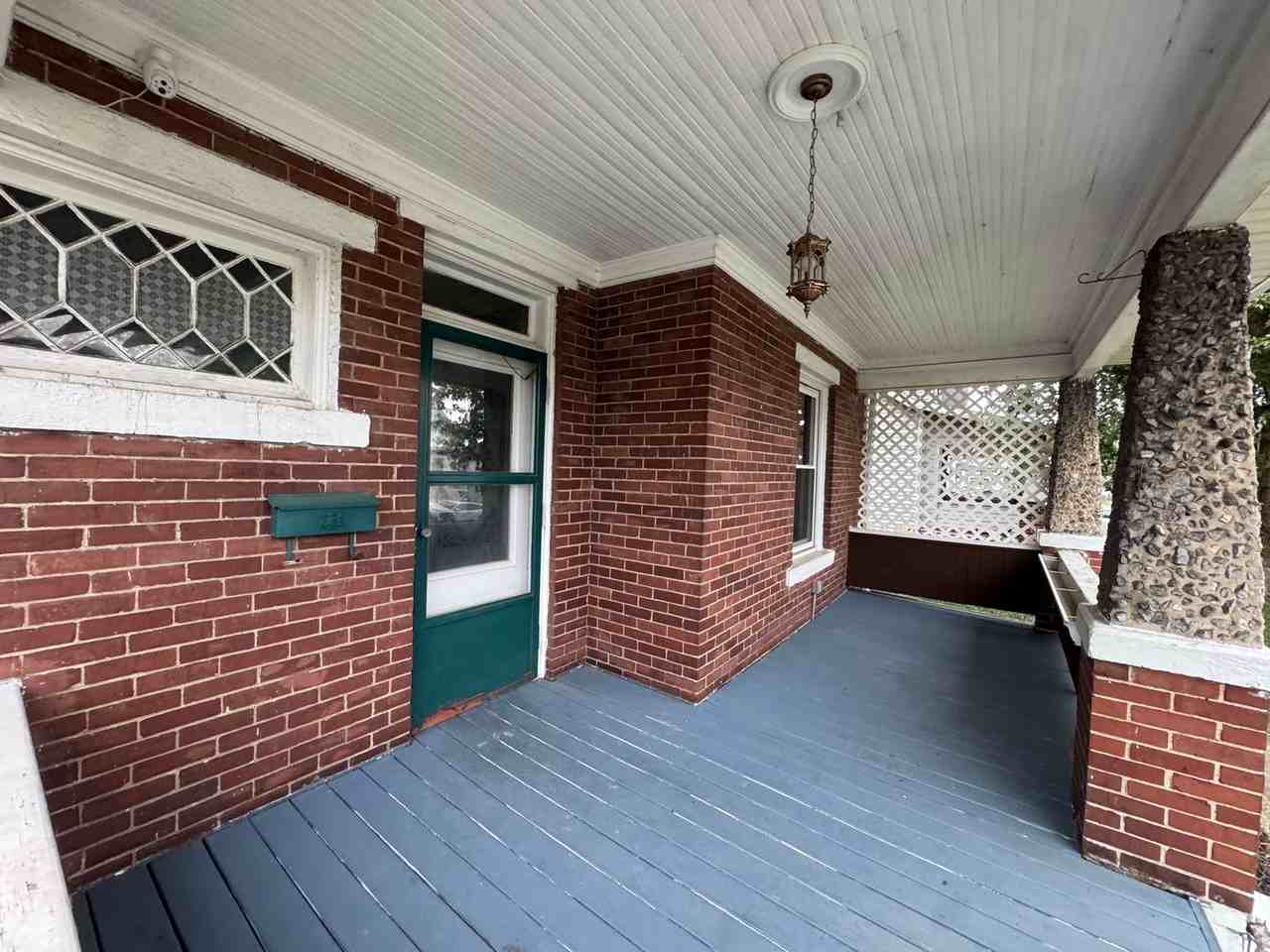 1407 Andrew St - Photo 4 of 22
