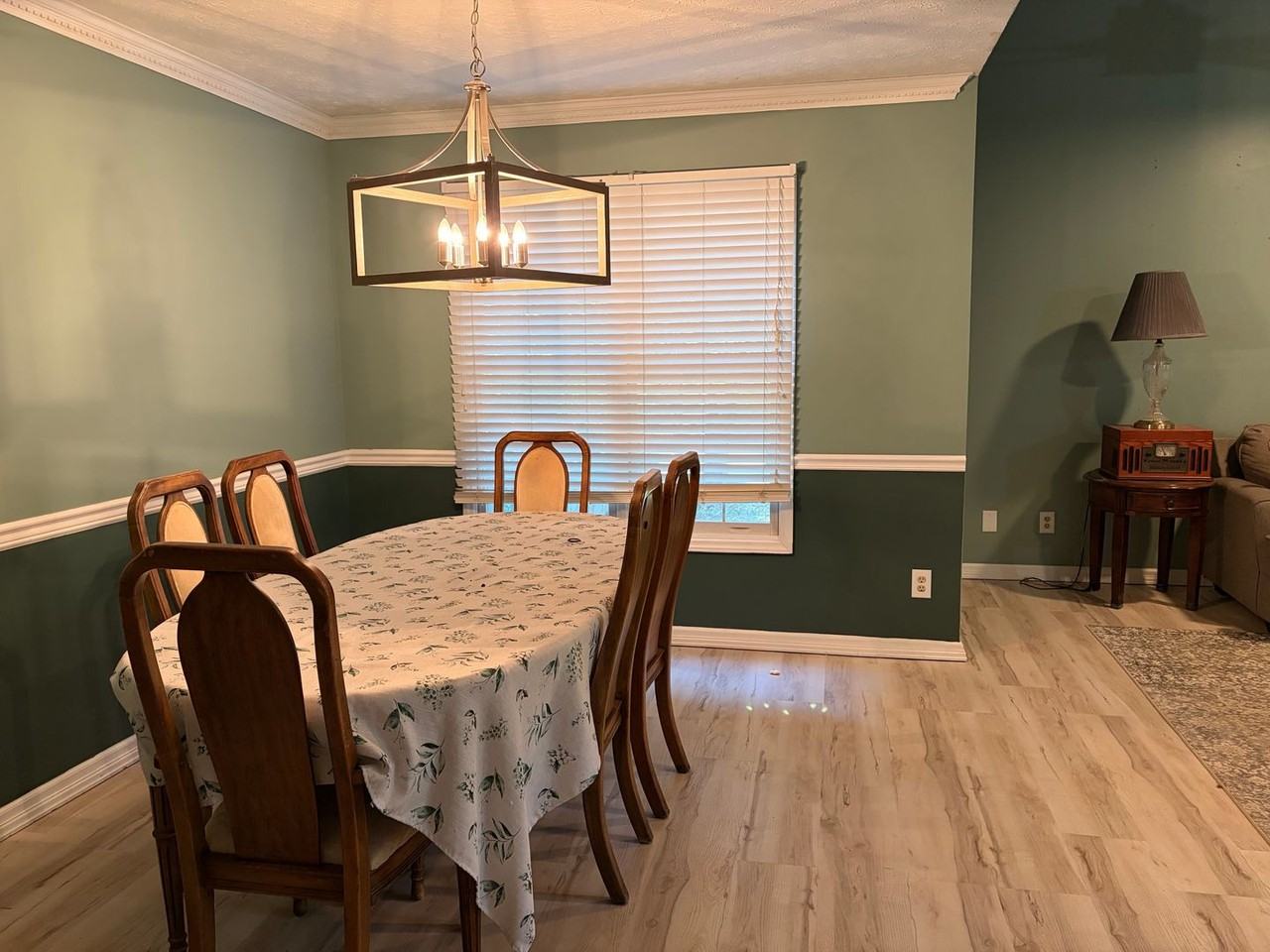 405 Chelsea Cir - Photo 7 of 50
