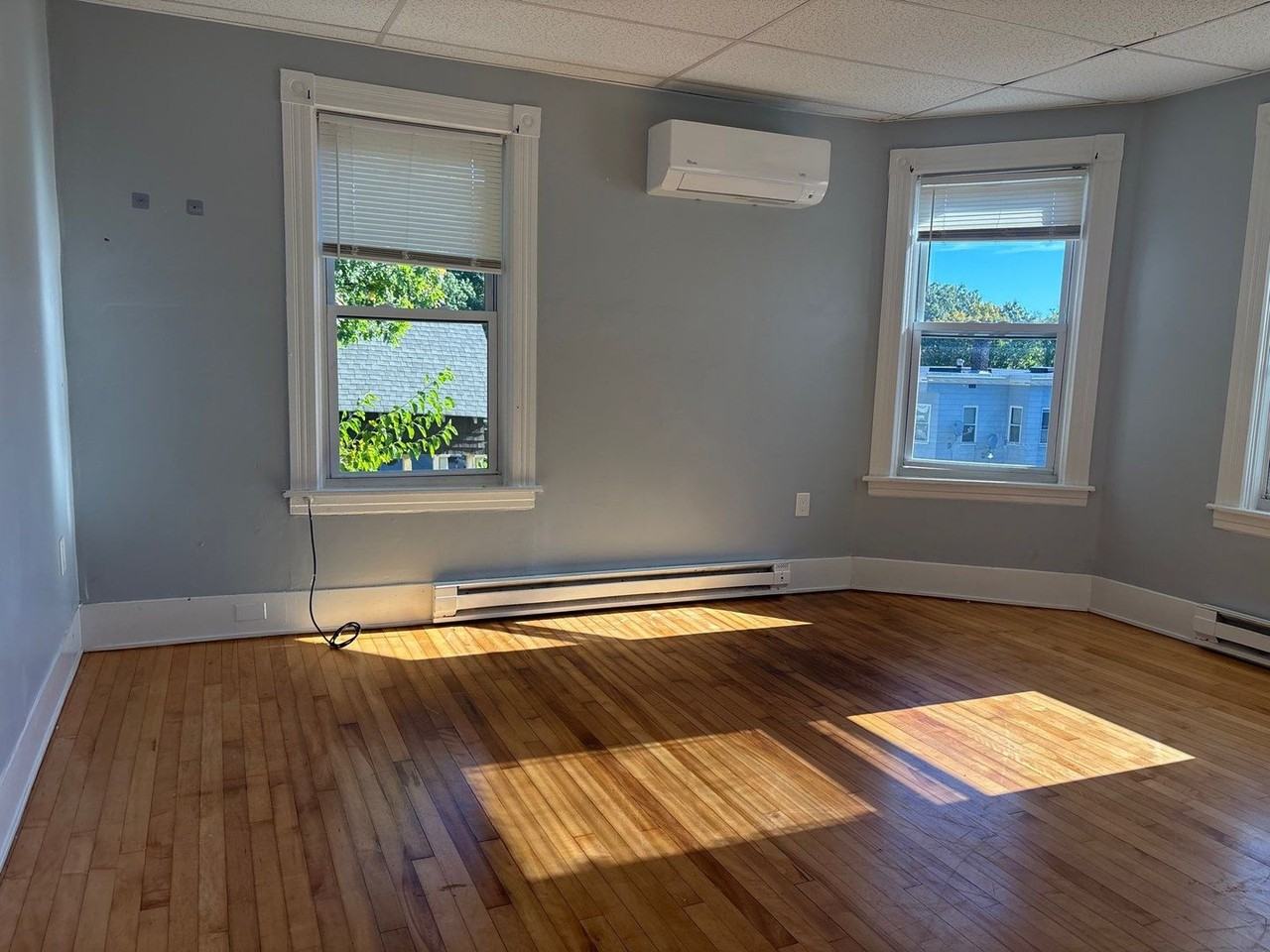 106 Illinois St - Photo 3 of 14