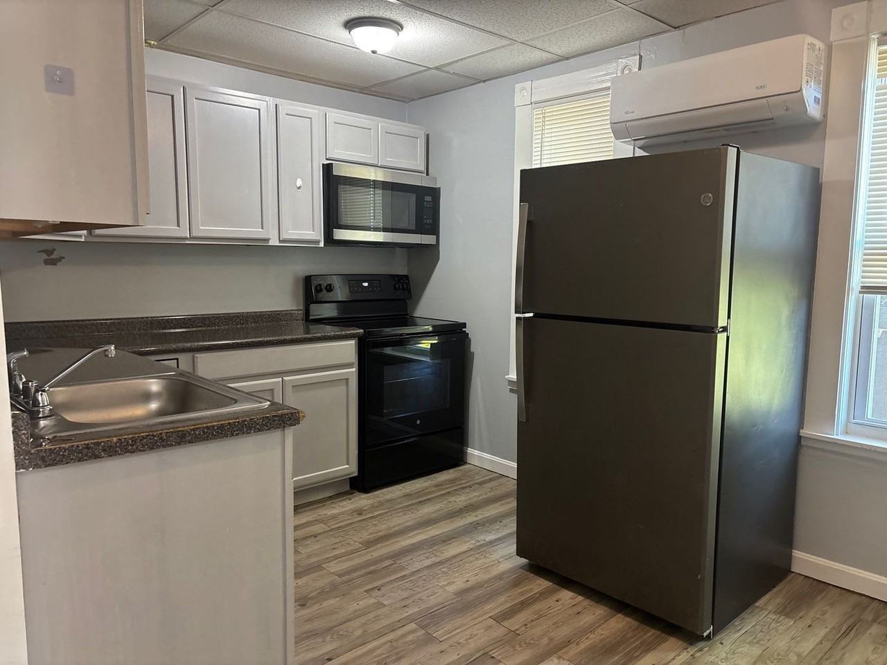 106 Illinois St - Photo 5 of 14