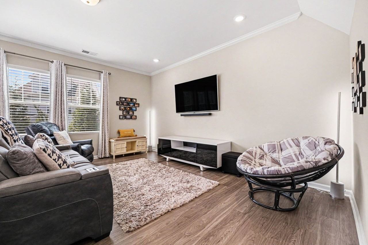 1006 Excite Ave - Photo 5 of 26