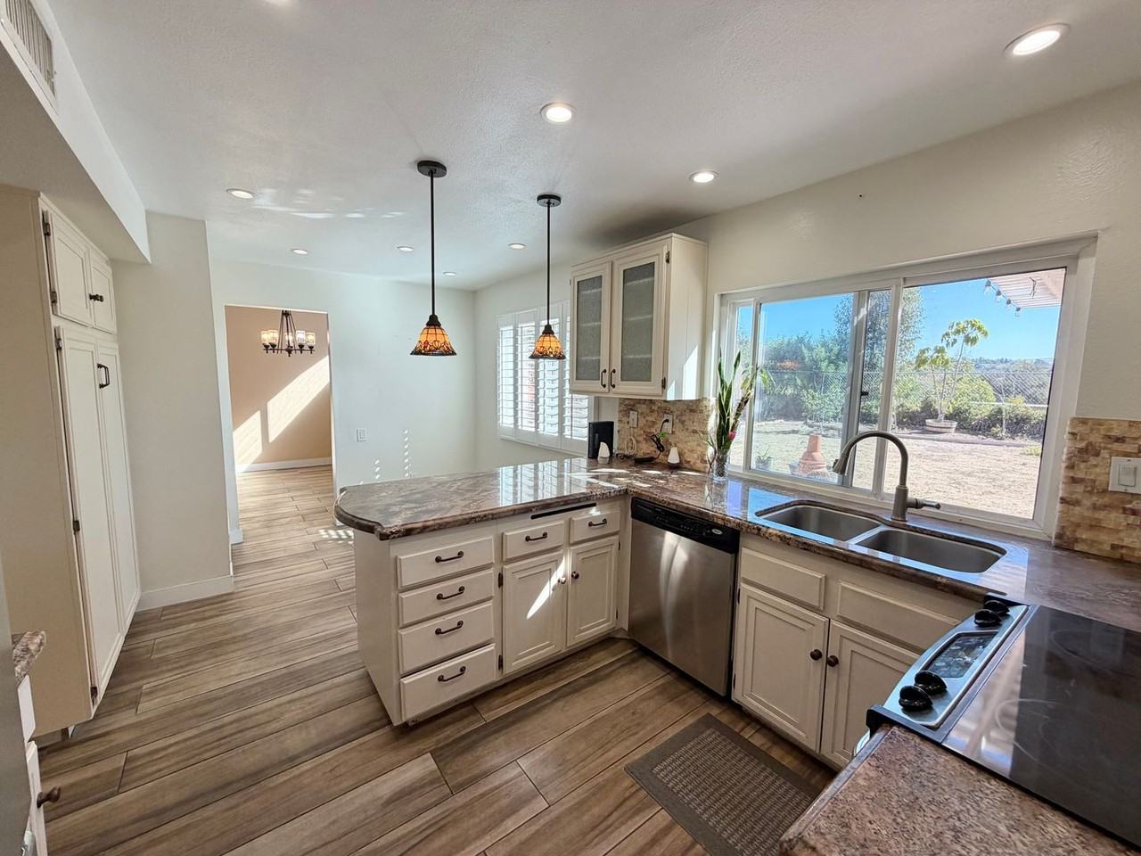 1571 Max Ave - Photo 3 of 15
