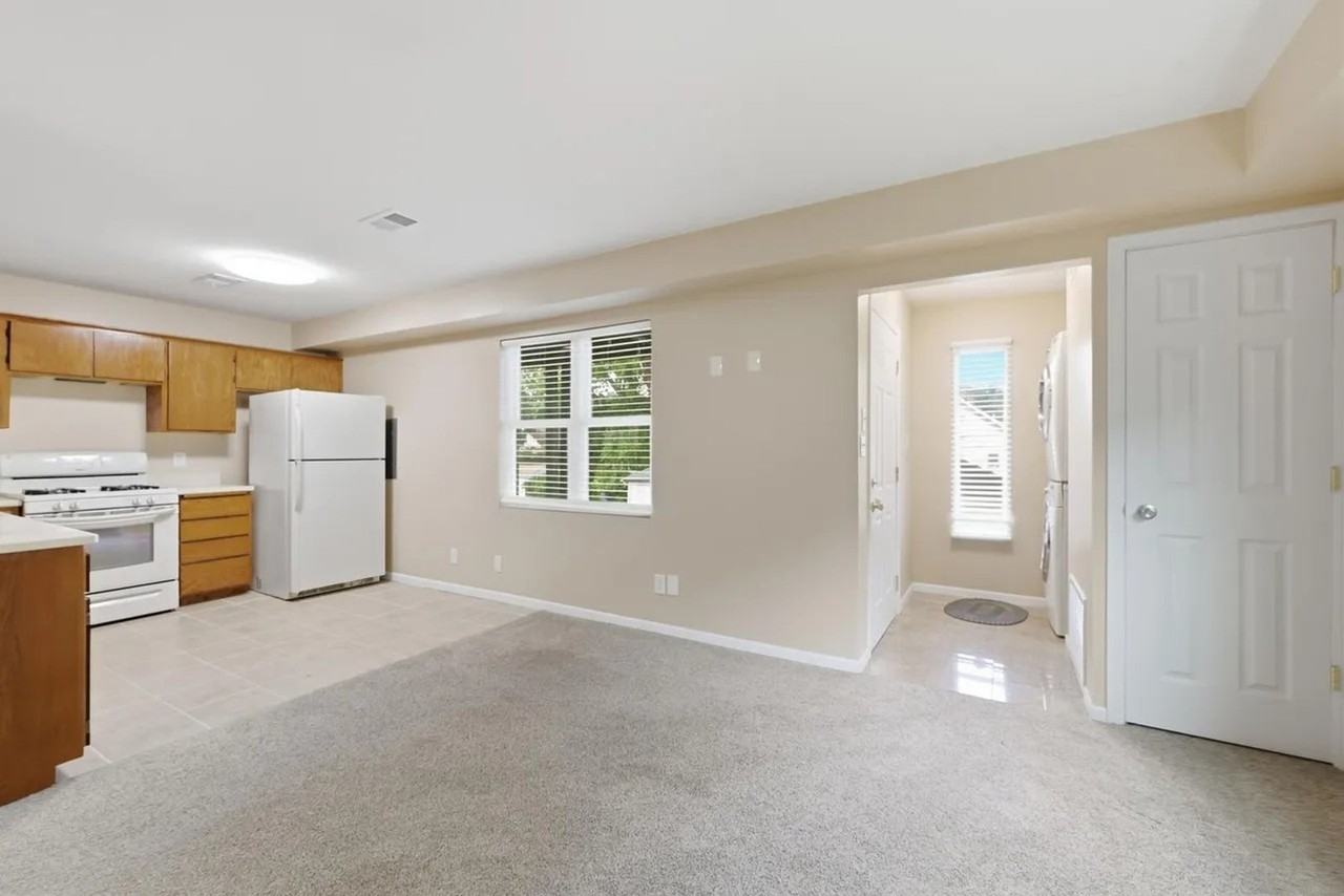 3712 Bloomington Ave - Photo 4 of 6