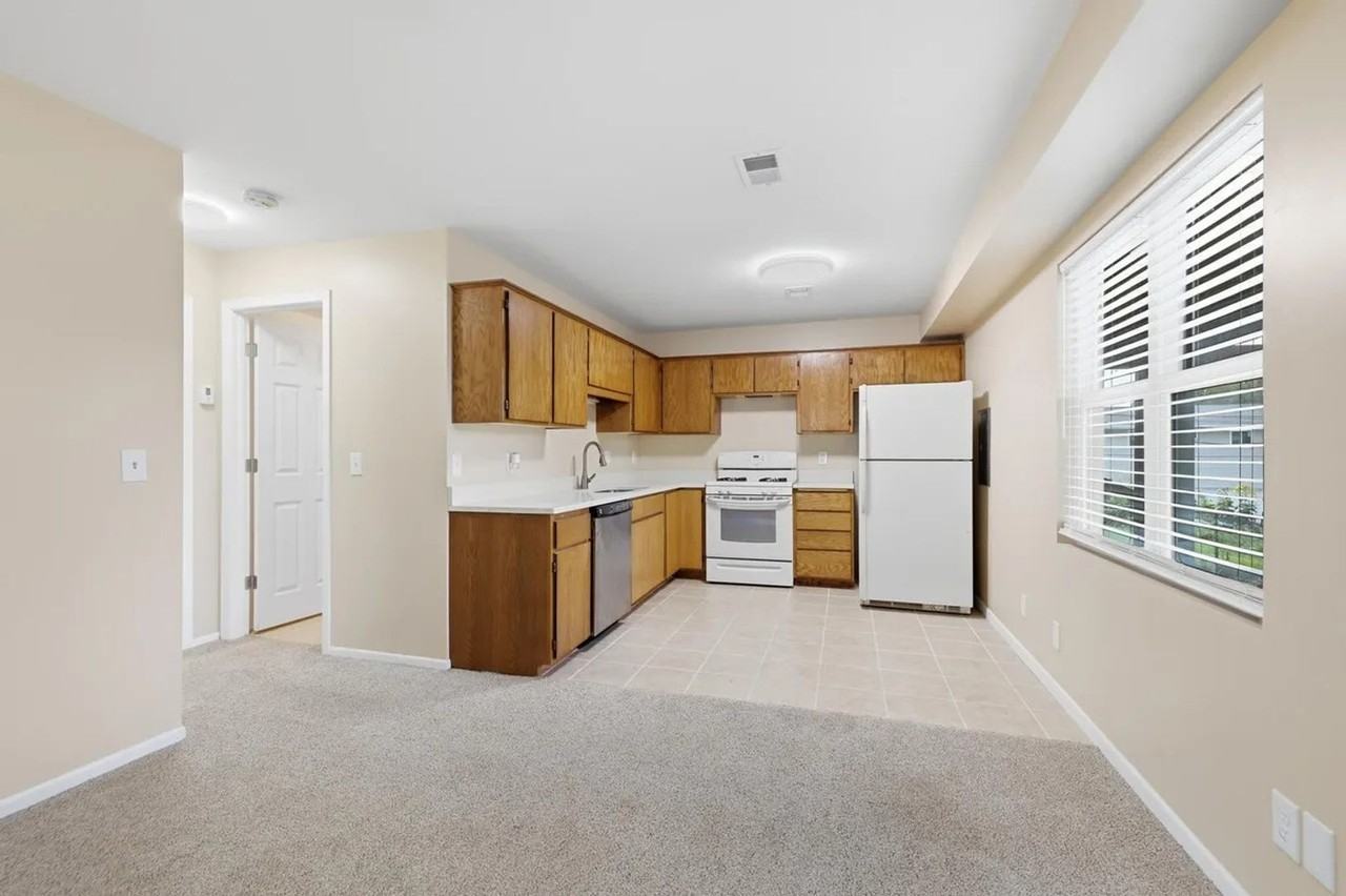 3712 Bloomington Ave - Photo 5 of 6