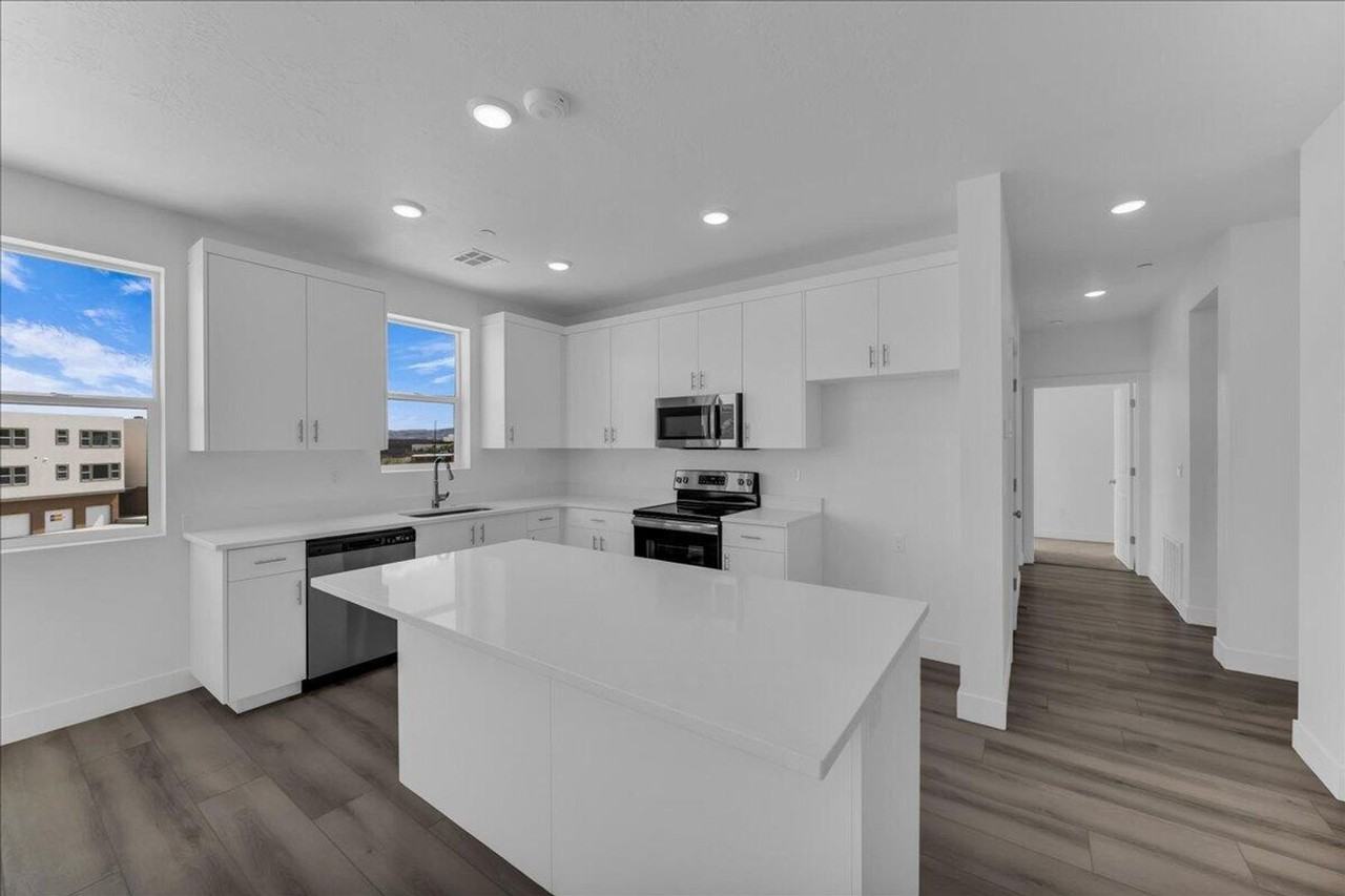 5599 S Carnelian Pkwy #107 - Photo 2 of 27
