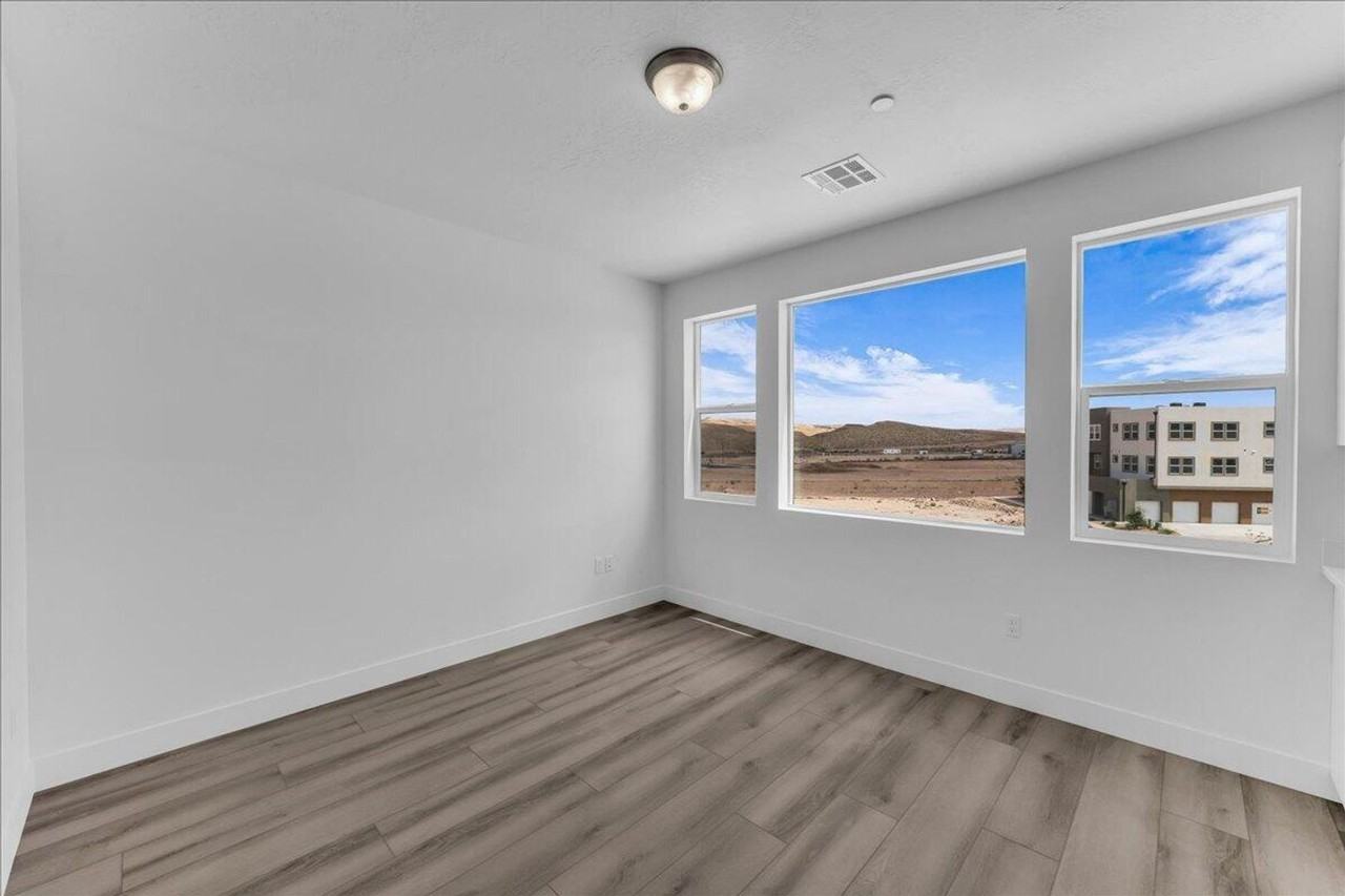5599 S Carnelian Pkwy #107 - Photo 3 of 27