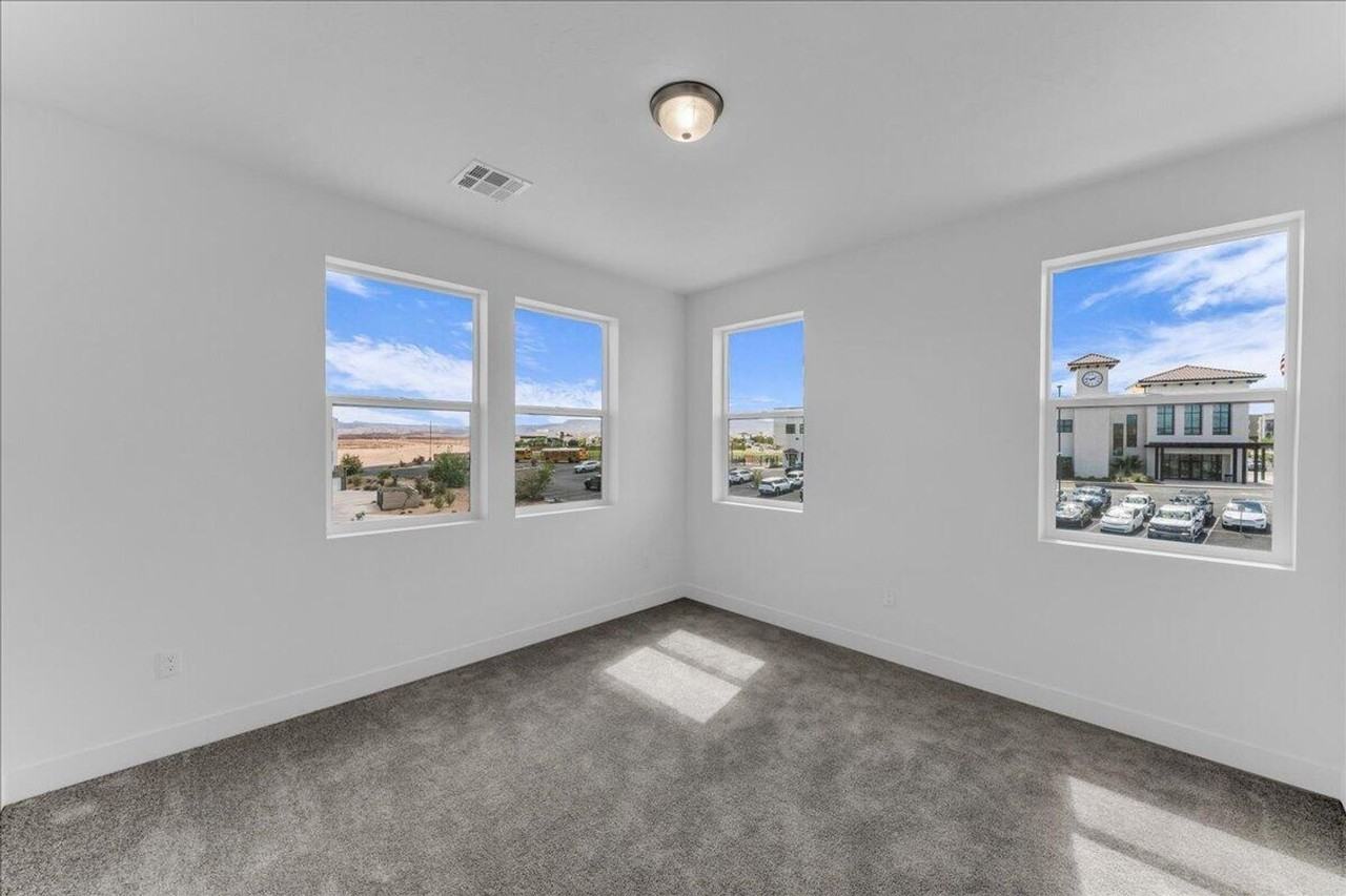 5599 S Carnelian Pkwy #107 - Photo 4 of 27