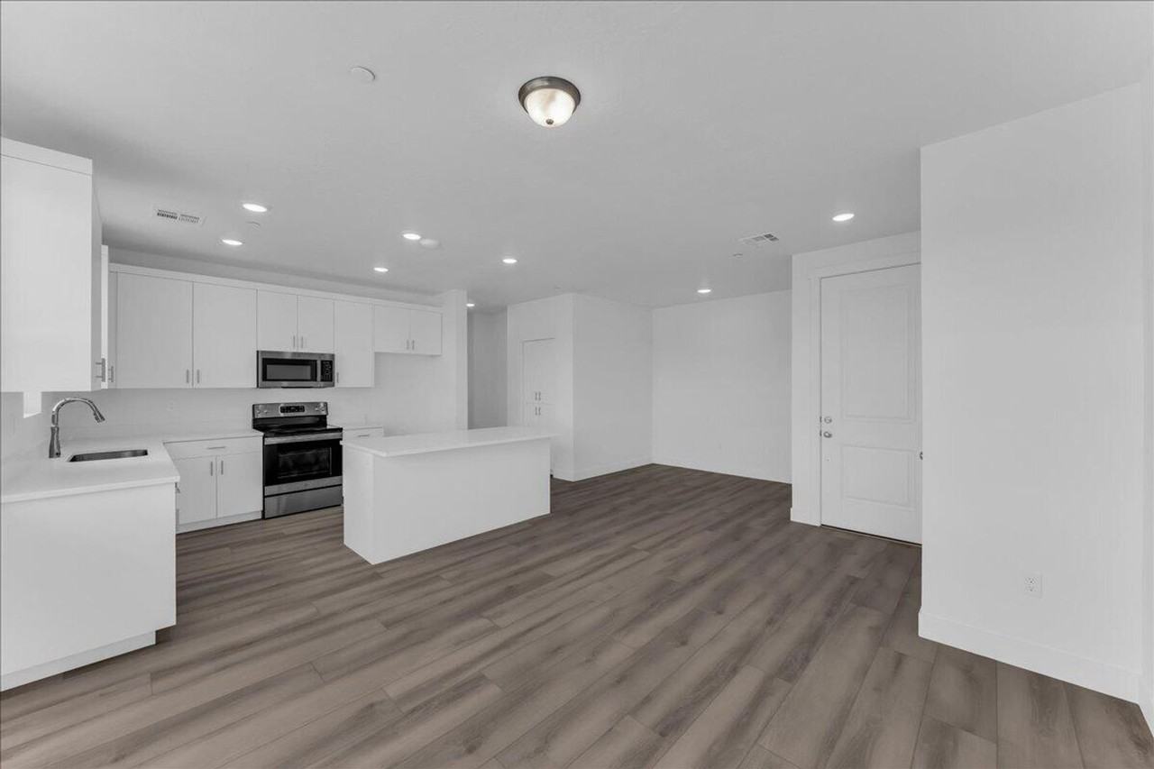 5599 S Carnelian Pkwy #107 - Photo 6 of 27