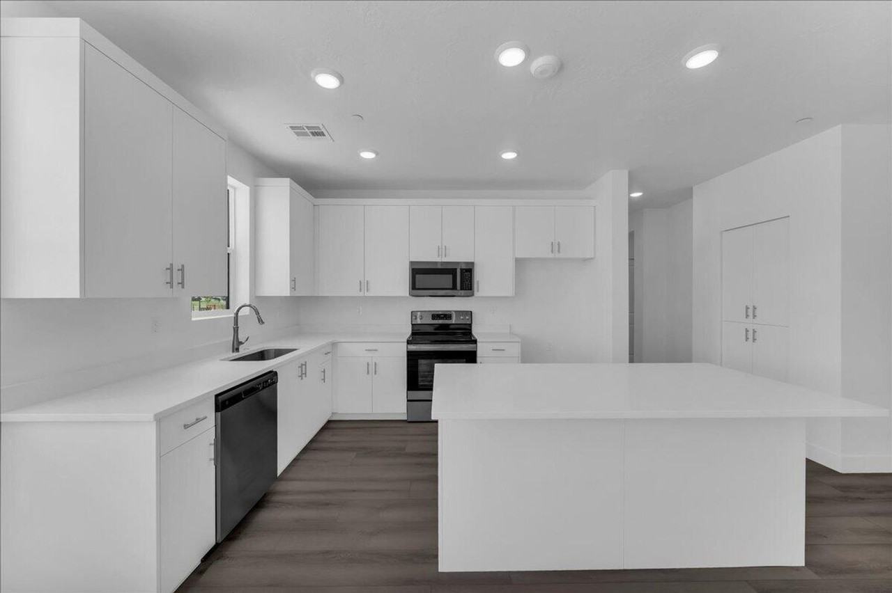 5599 S Carnelian Pkwy #107 - Photo 7 of 27