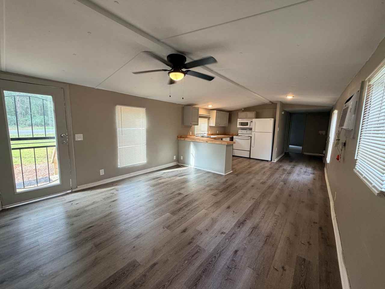4038 Rainer St - Photo 3 of 16