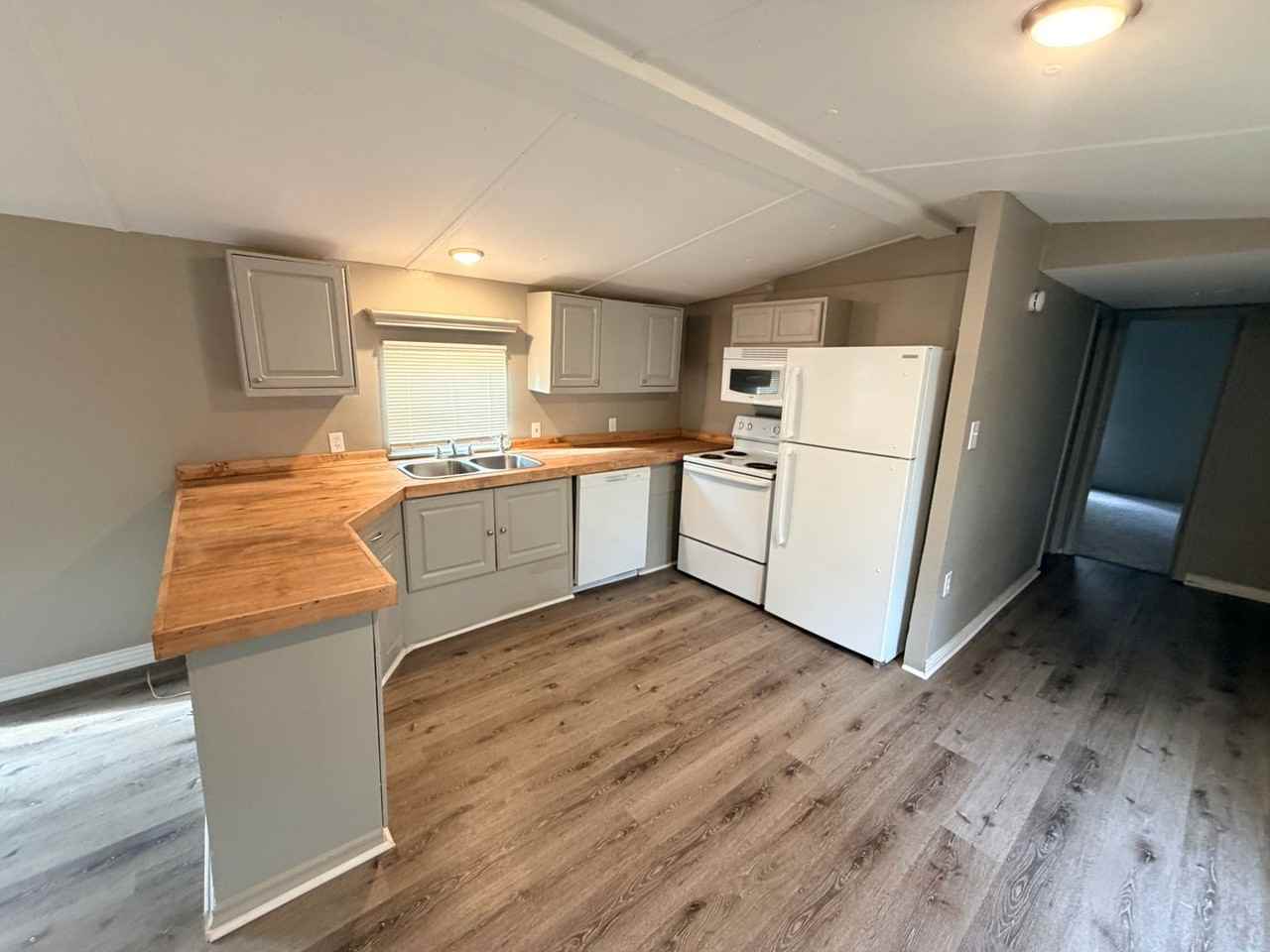 4038 Rainer St - Photo 4 of 16