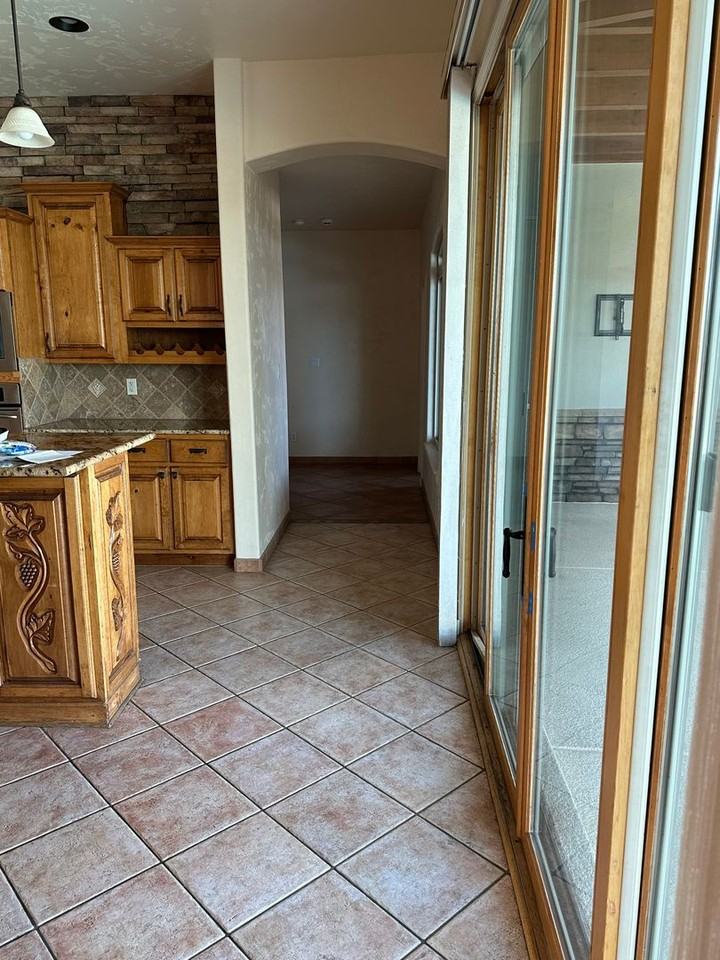 735 Stone Canyon Dr - Photo 7 of 50