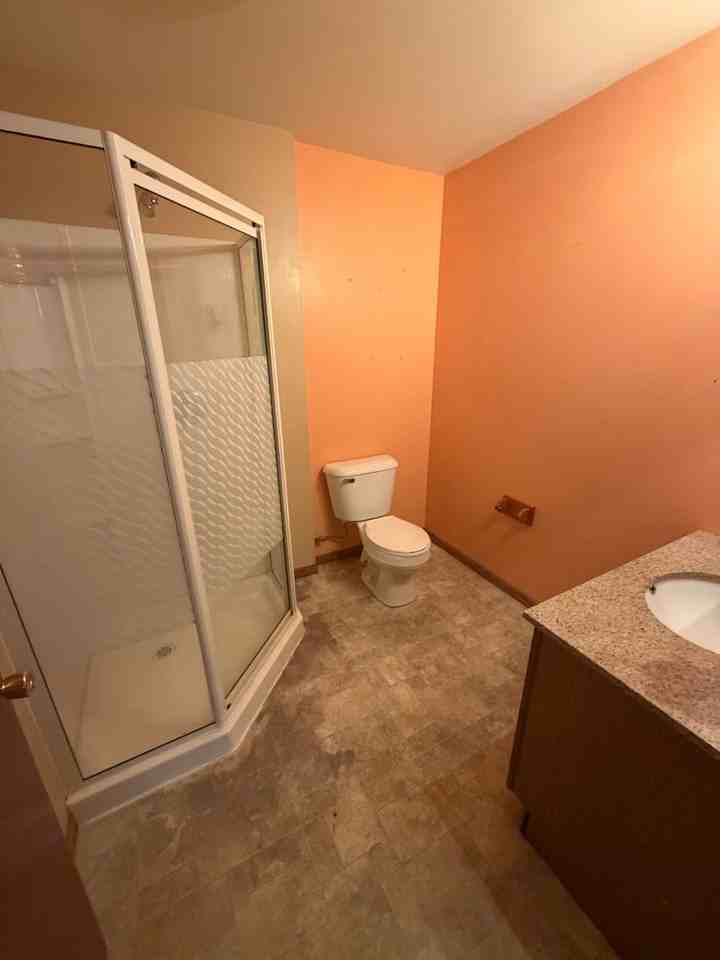 8000 Glynoaks Dr - Photo 2 of 14