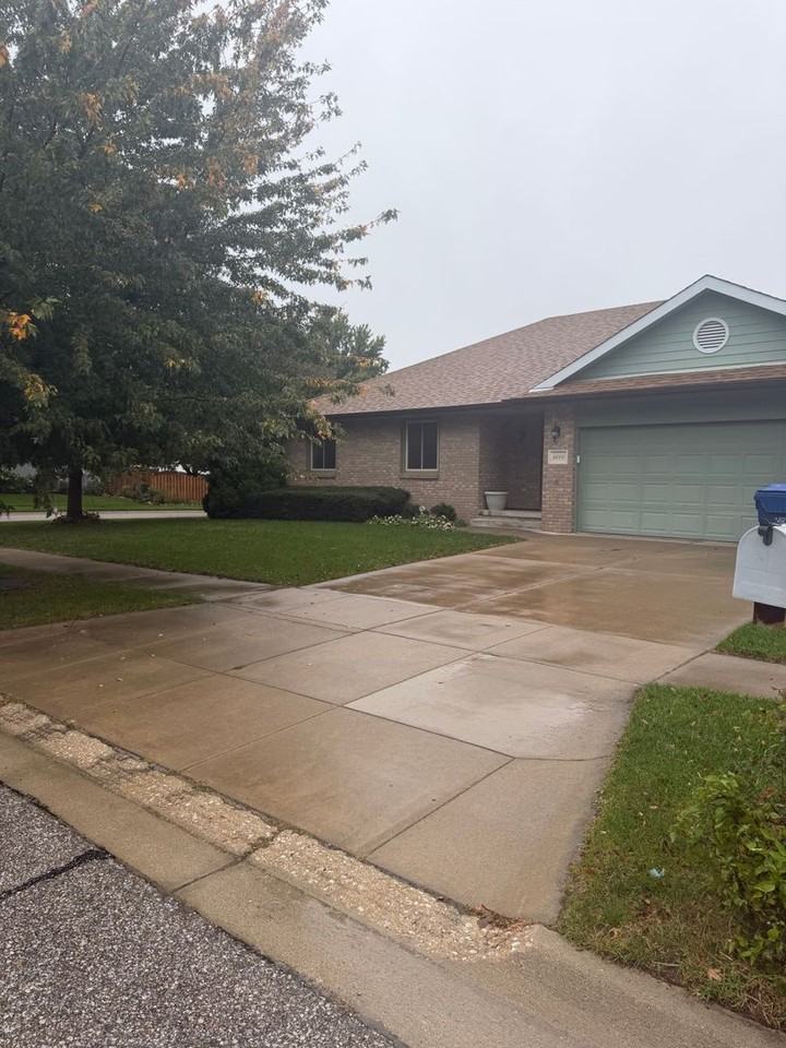 8000 Glynoaks Dr - Photo 3 of 14
