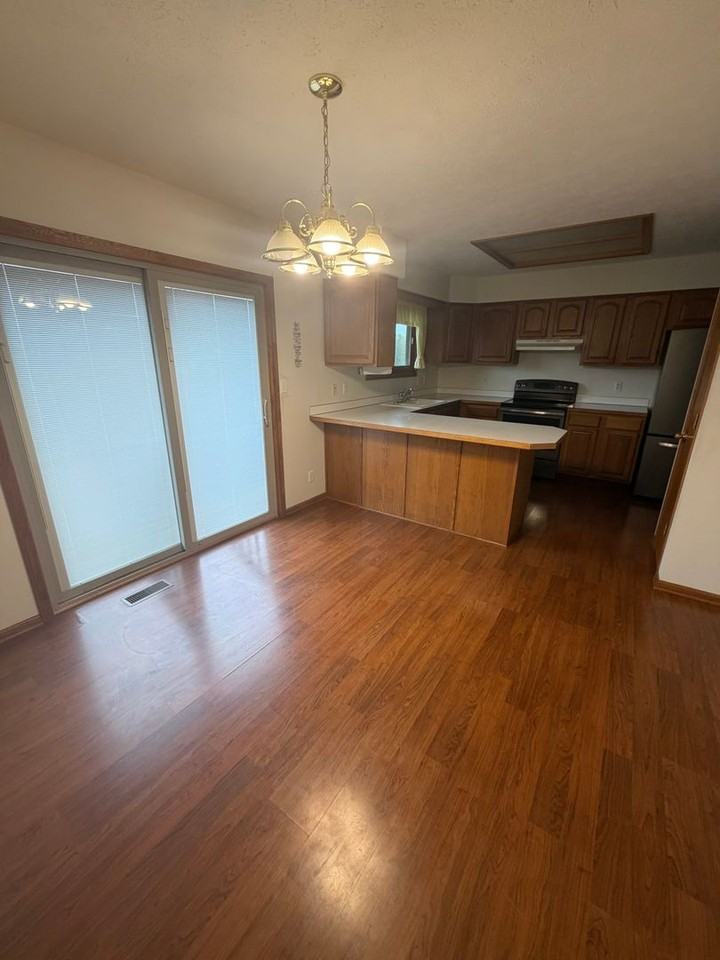 8000 Glynoaks Dr - Photo 6 of 14