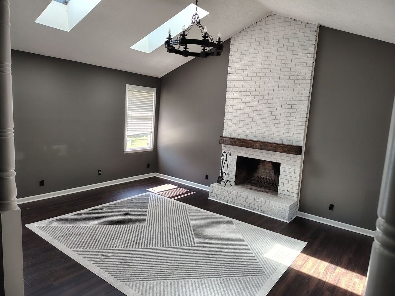 2357 Rolling Hill Rd - Photo 4 of 20