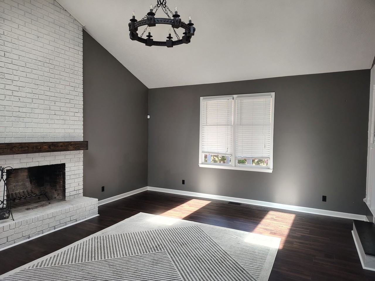 2357 Rolling Hill Rd - Photo 5 of 20