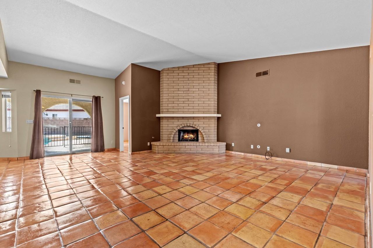 342 Banuelo Dr - Photo 4 of 50