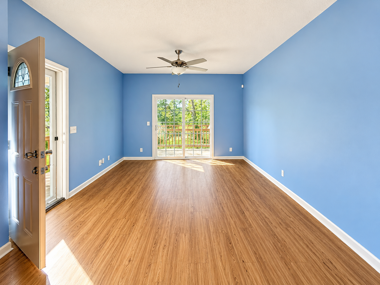 1120 Armstrong Ave - Photo 5 of 11