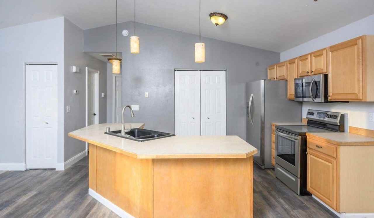 15995 W Jenalee Cir - Photo 3 of 11