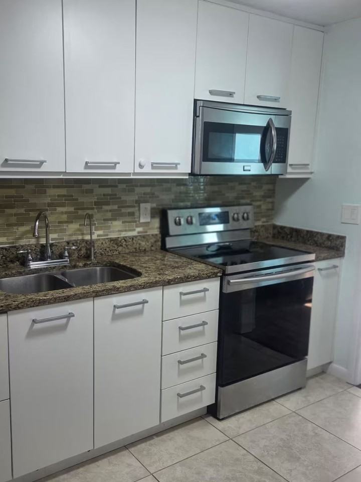 6532 64th Way N - Photo 5 of 20