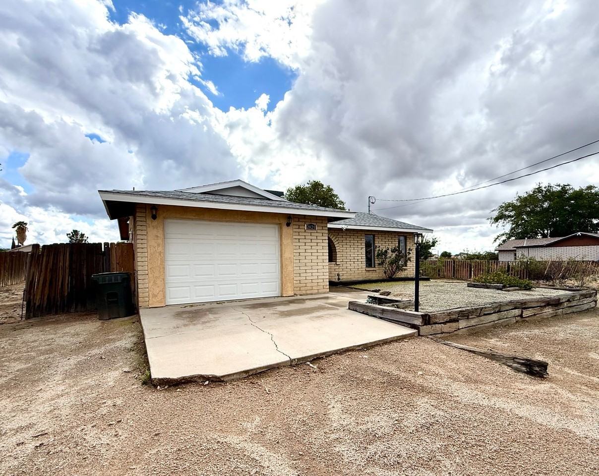 2820 Ross Ave - Photo 3 of 29