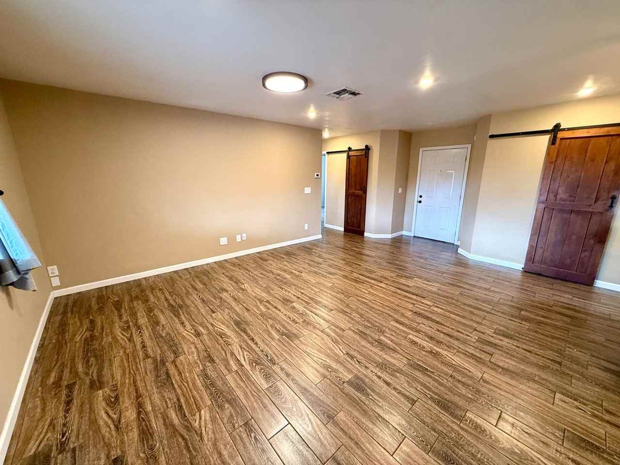 2820 Ross Ave - Photo 6 of 29