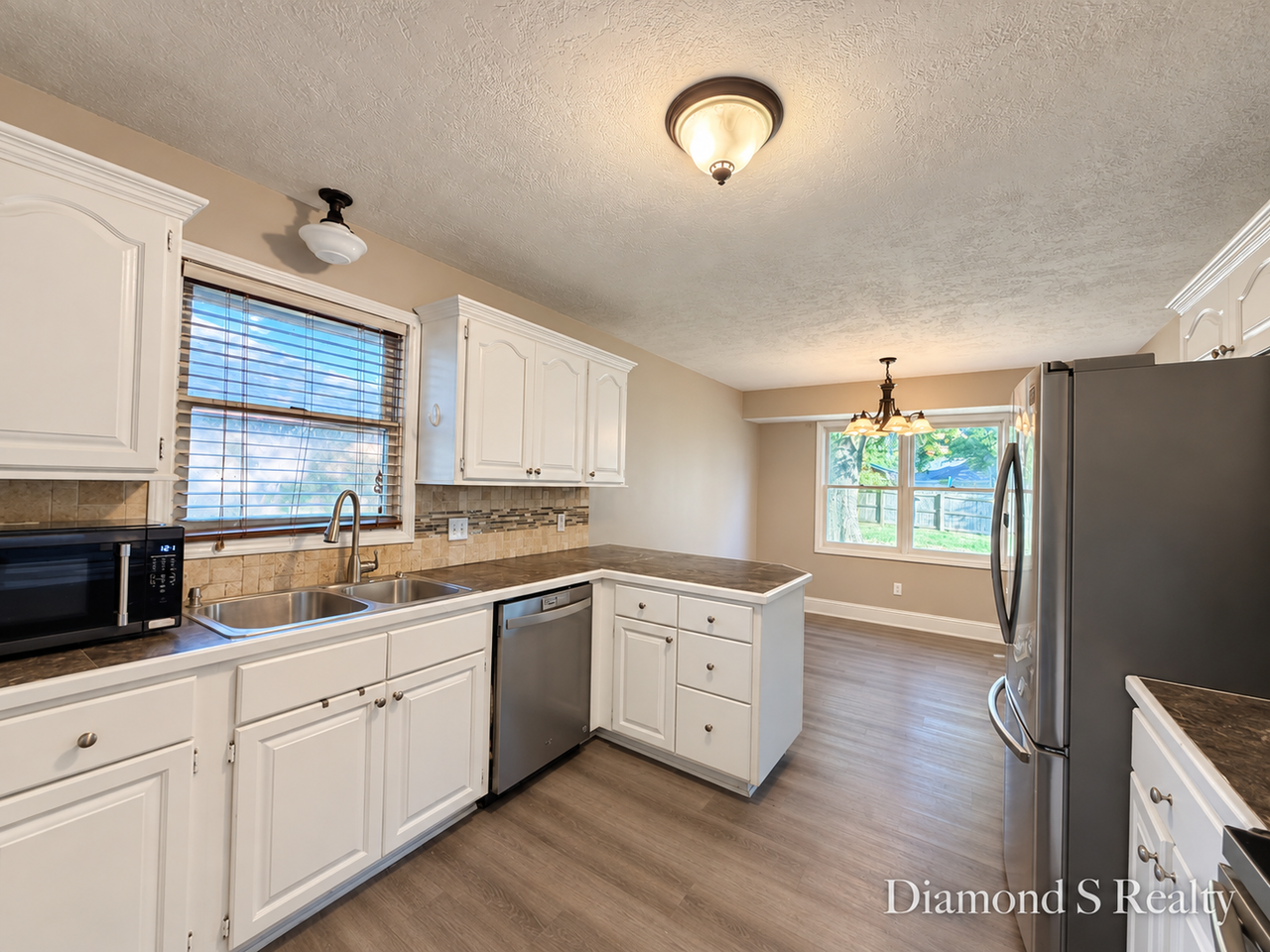 3015 W Buena Vista St - Photo 5 of 18