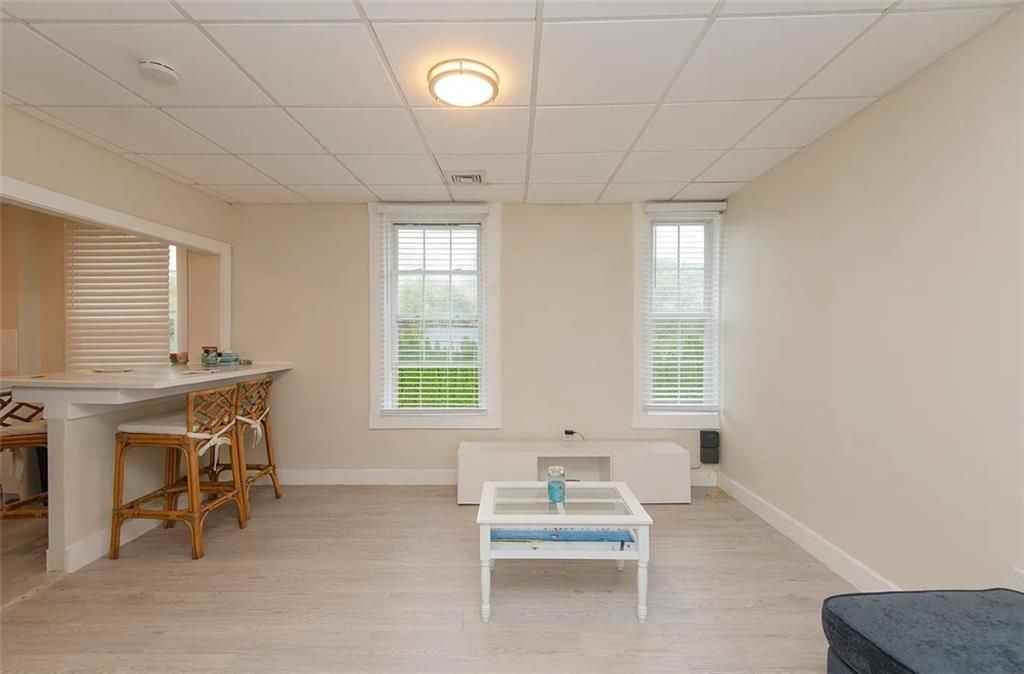 191 Coggeshall Ave ##3 - Photo 6 of 22