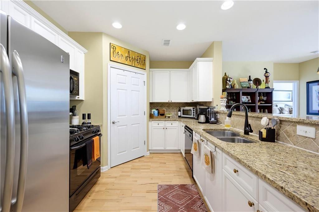 3150 Woodwalk Dr Se - Photo 4 of 21