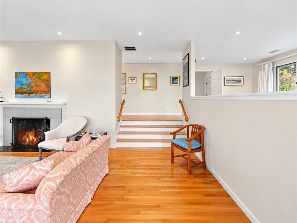 4 Alpond Dr - Photo 6 of 50