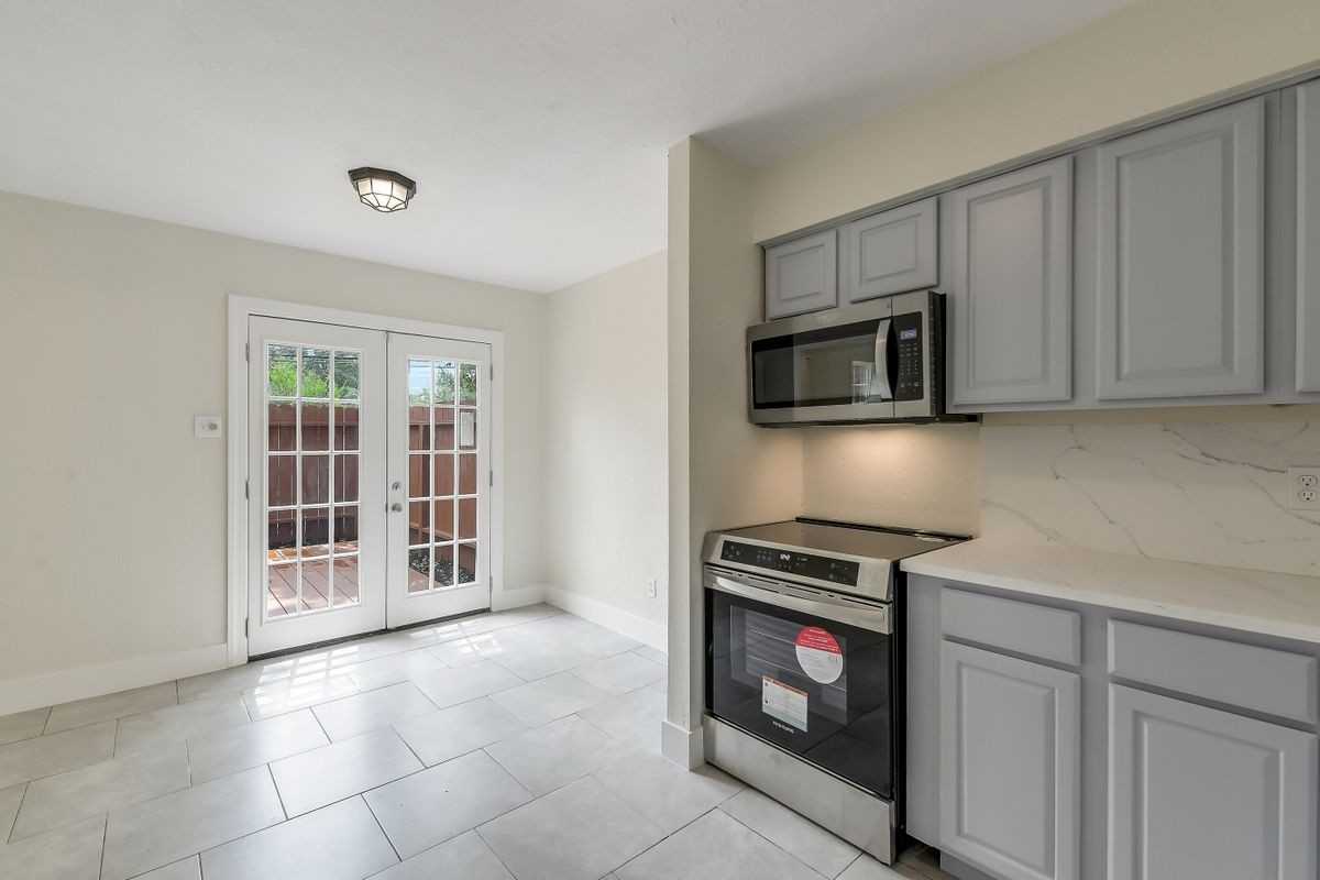 12003 Greenwood Forest Dr ##B - Photo 2 of 11
