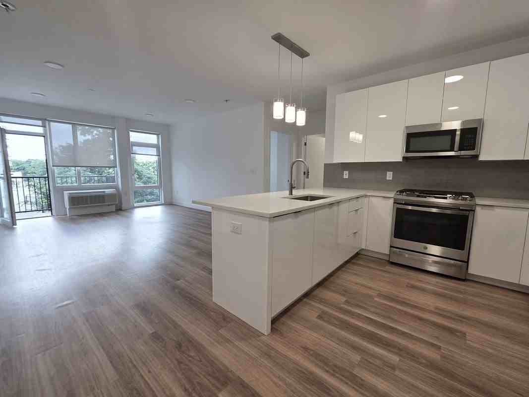 5713 Kennedy Blvd - Photo 3 of 30