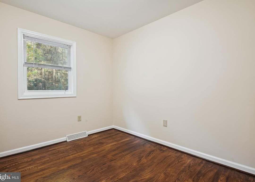 651 Opel Rd - Photo 7 of 26
