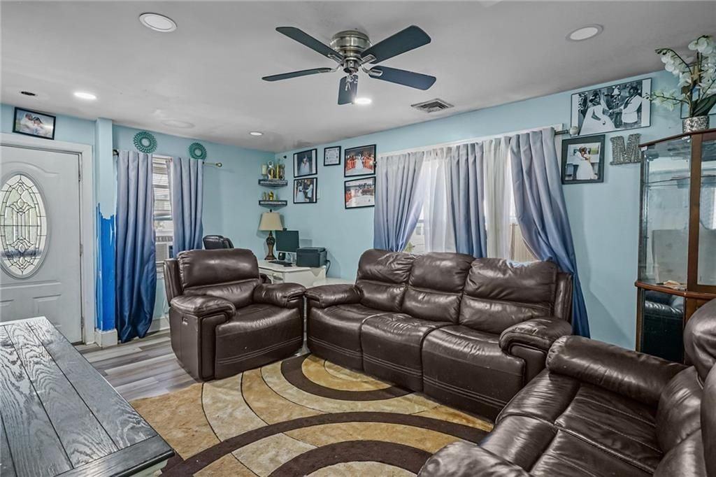 30 Touro St - Photo 2 of 38
