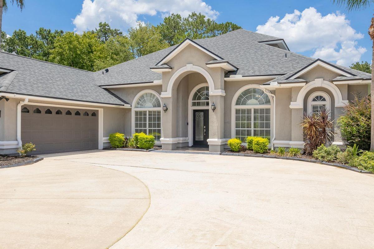 1852 Hickory Trace Dr - Photo 2 of 40