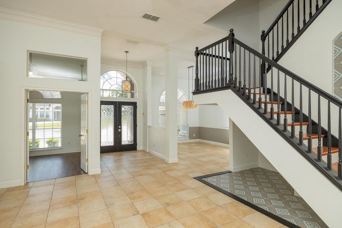 1852 Hickory Trace Dr - Photo 3 of 40