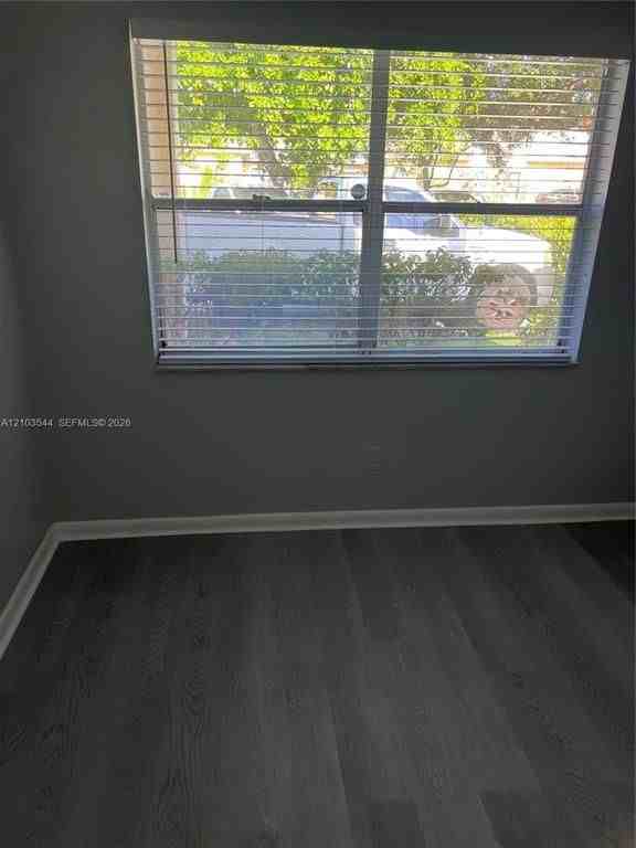 Nw 114th Ter - Photo 7 of 8