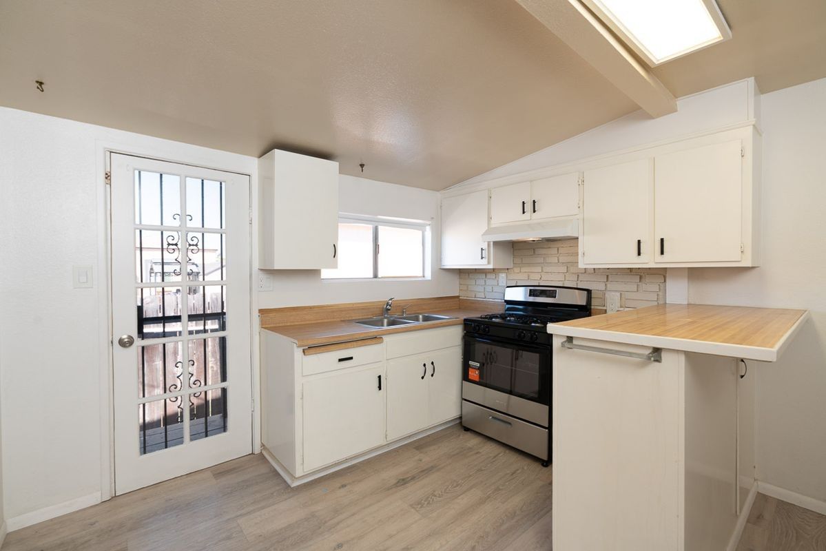 223 Madrona St ##C - Photo 3 of 15