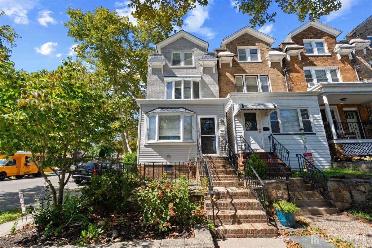 205 Water St