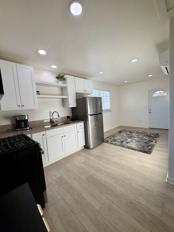 13921 Rex St - Photo 3 of 11