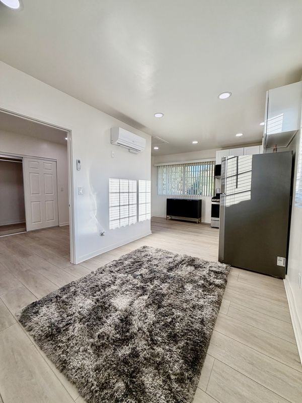 13921 Rex St - Photo 4 of 11