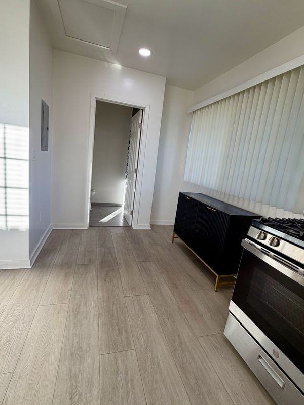 13921 Rex St - Photo 5 of 11
