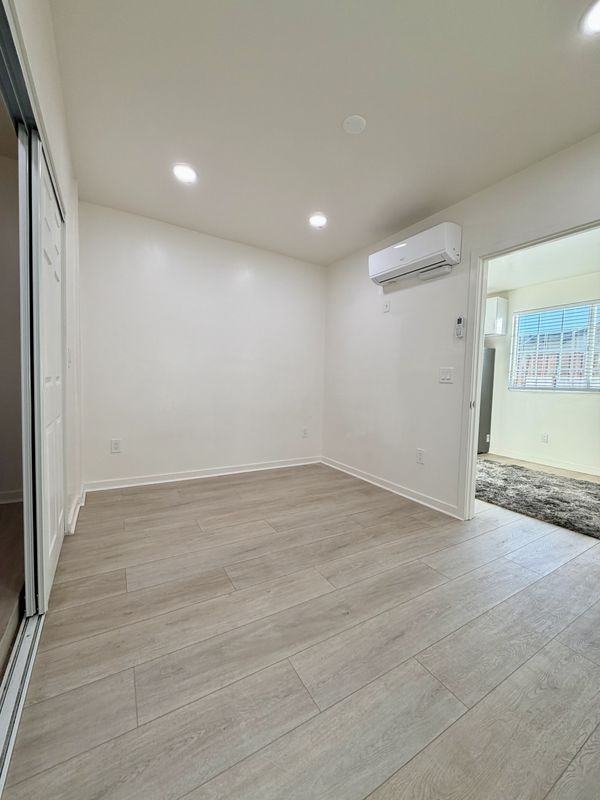 13921 Rex St - Photo 7 of 11